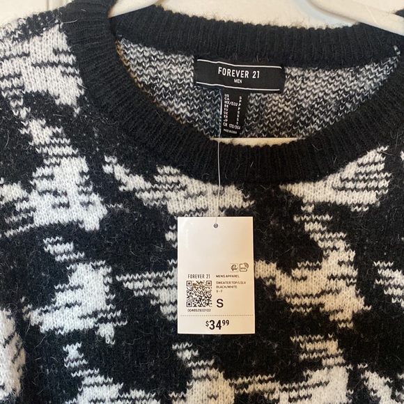 Forever21 Sweater - Picture 2 of 2